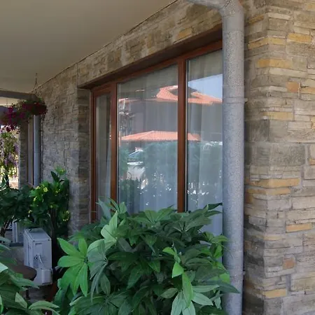 Hotel apartamentowy Raya