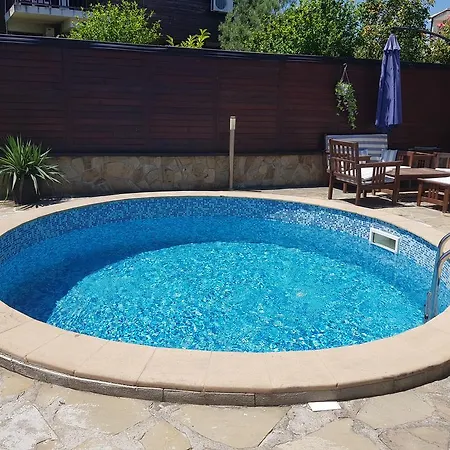 Hotel apartamentowy Raya 3*